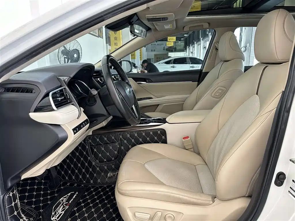 Toyota Camry 2020 — фото 4