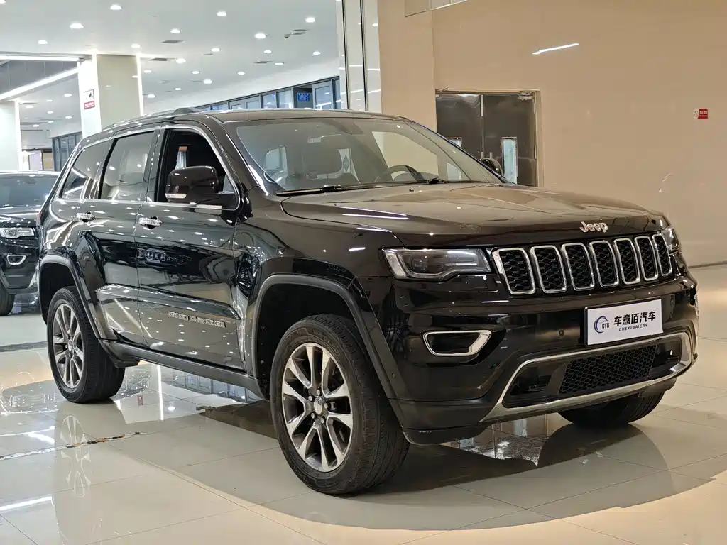 Jeep Grand Cherokee 2019 — фото 3