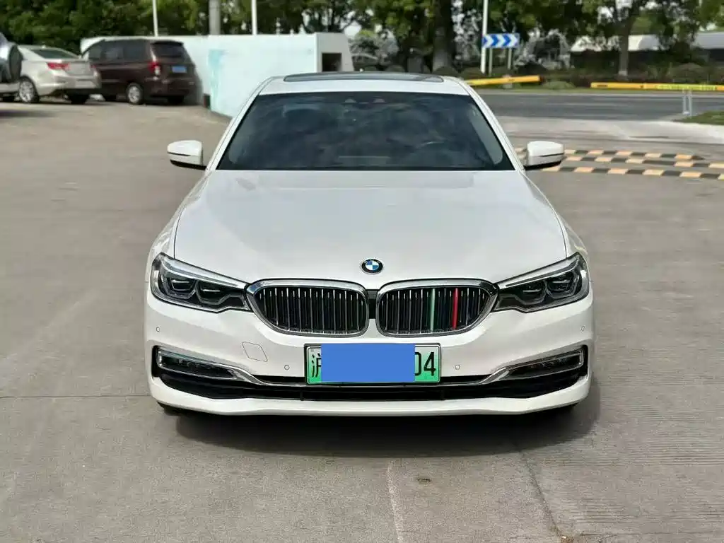 BMW 5 Series New Energy 2019 — фото 1
