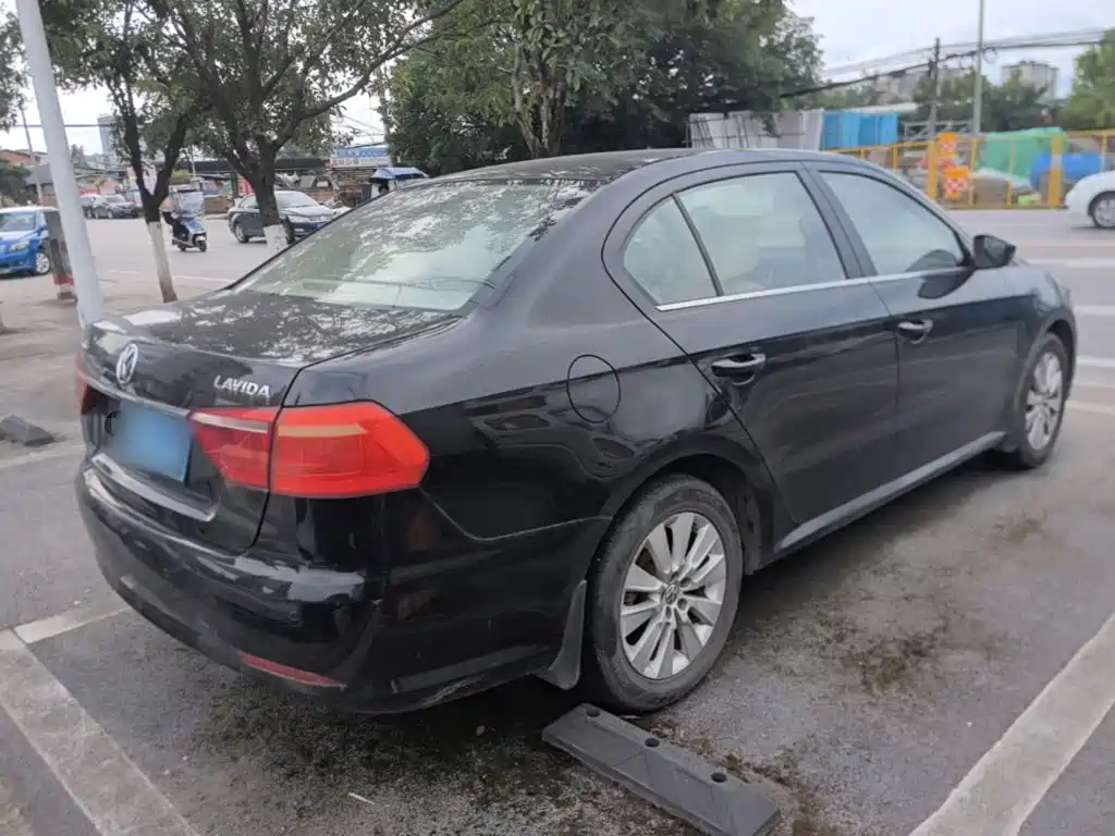 Volkswagen Lavida 2015