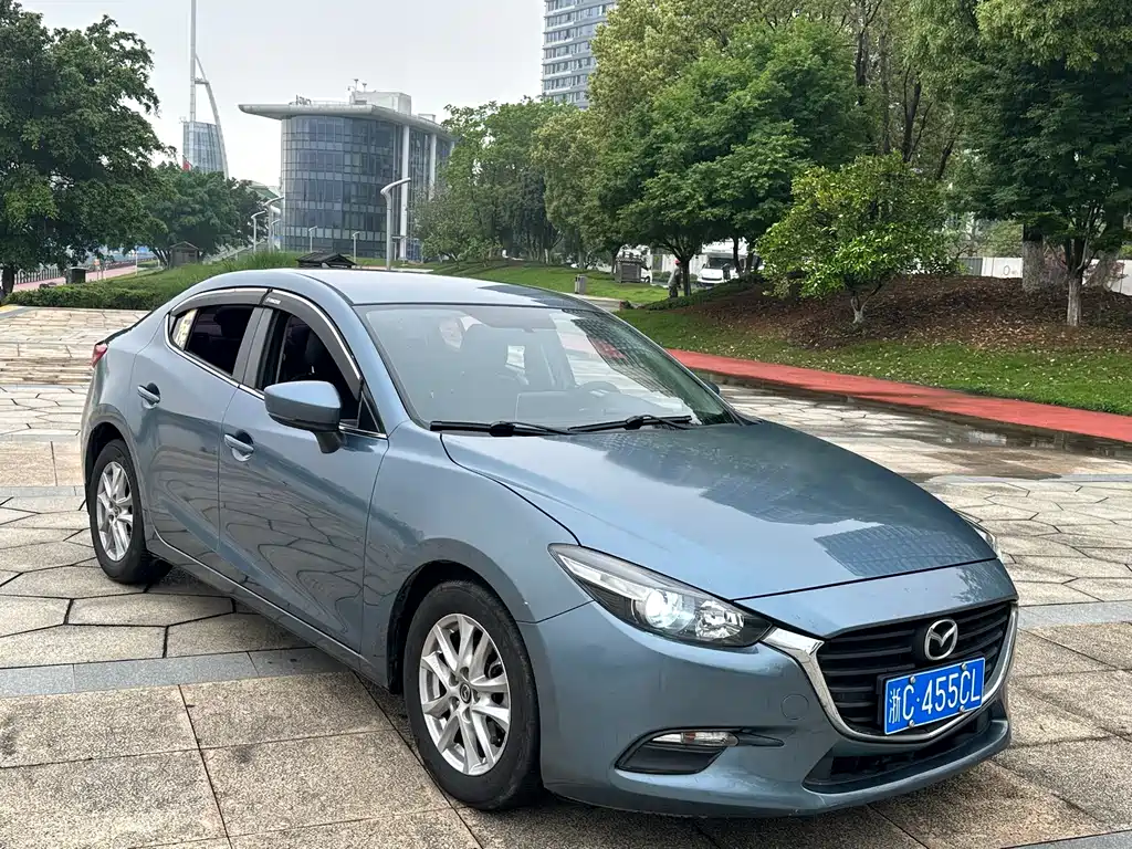 Mazda 3 Axela 2017 — фото 3