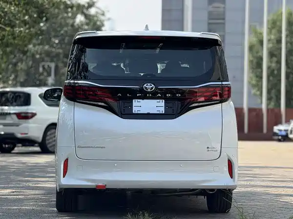 Toyota Alphard 2025