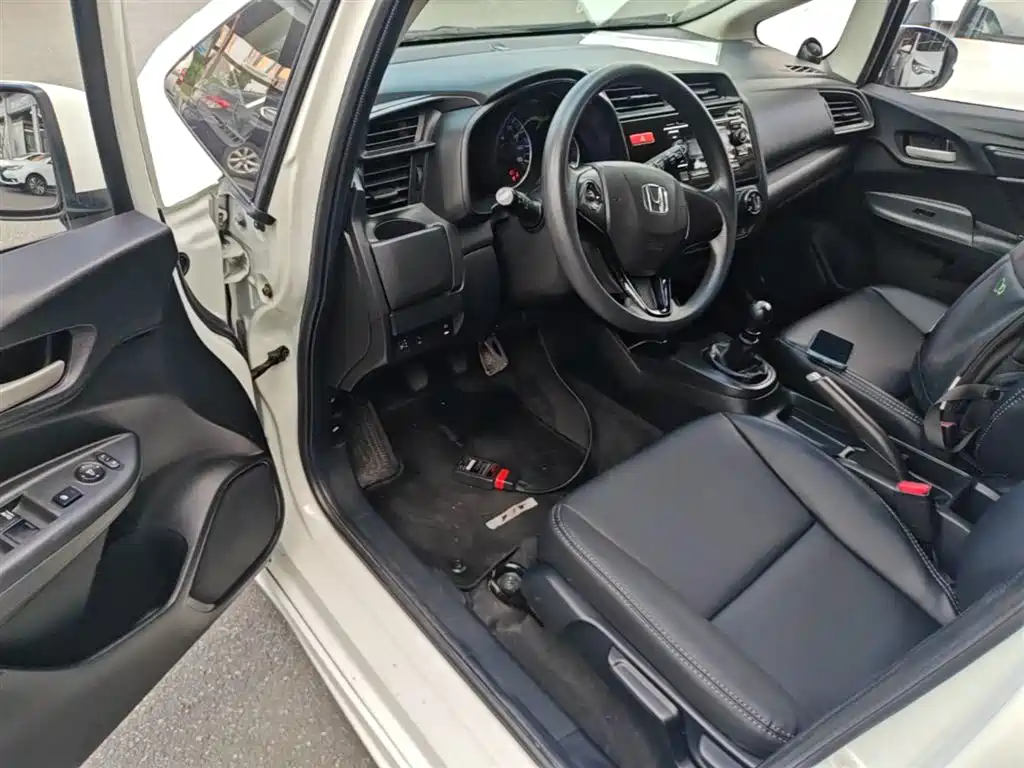 Honda Fit 2017 — фото 16