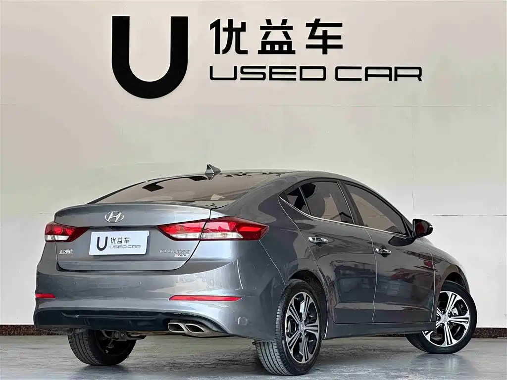 Hyundai Elantra 2019 — фото 9