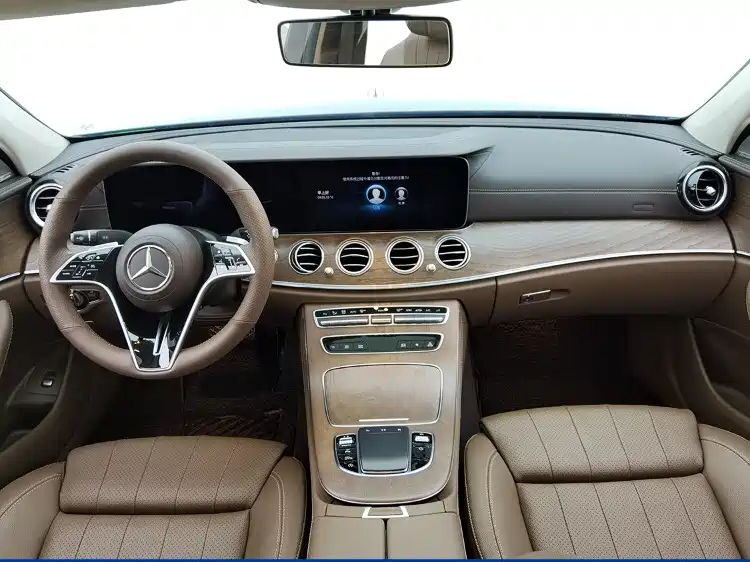 Mercedes-Benz E-Class 2023 — фото 6