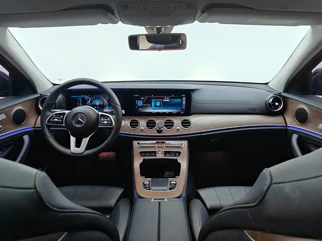 Mercedes-Benz E-Class 2019 — фото 18