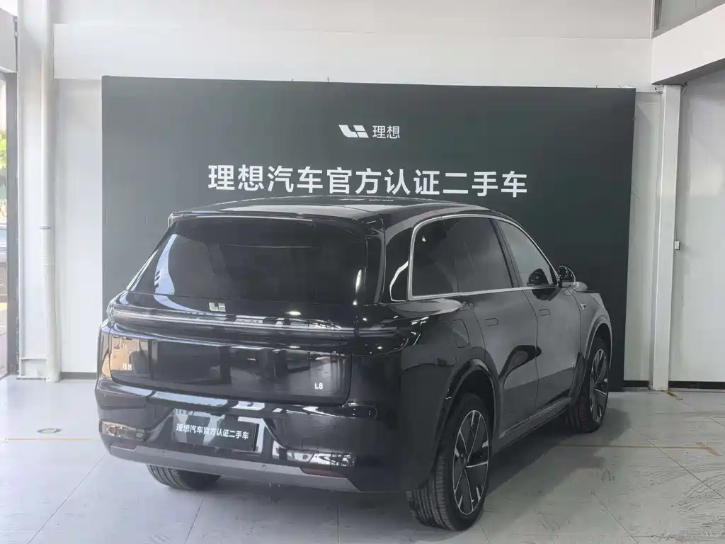 Li Auto Li L8 2025