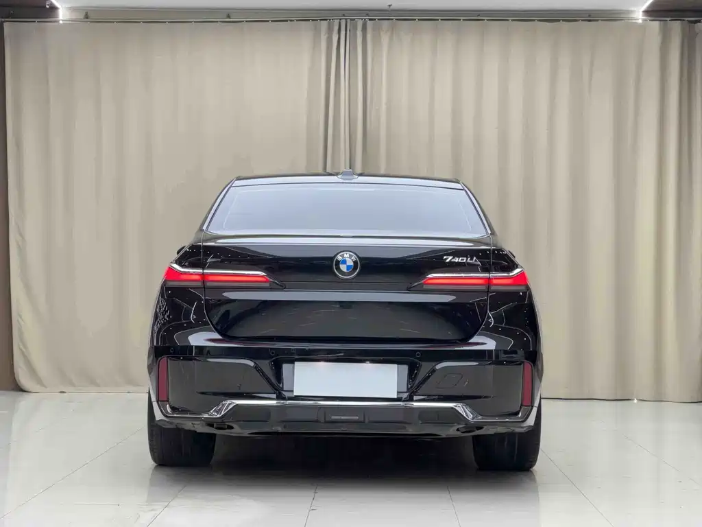 BMW 7 Series 2024 — фото 19