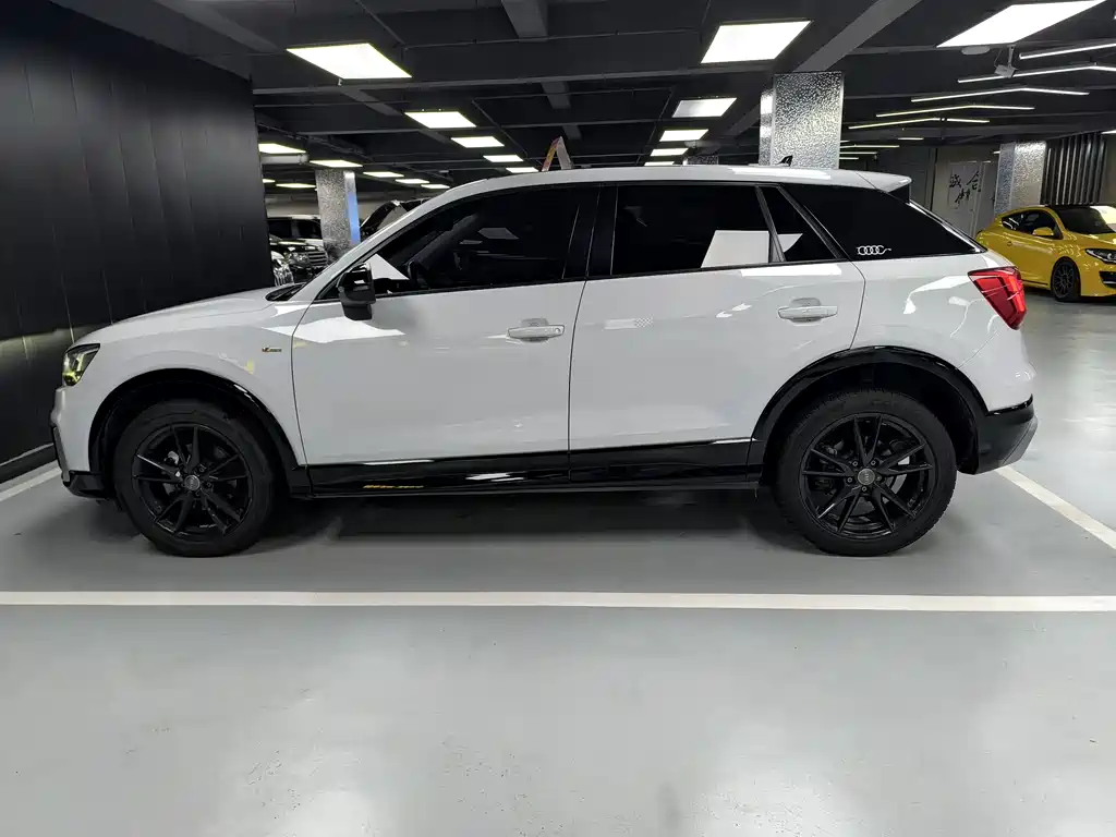 Audi Q2L 2019 — фото 16