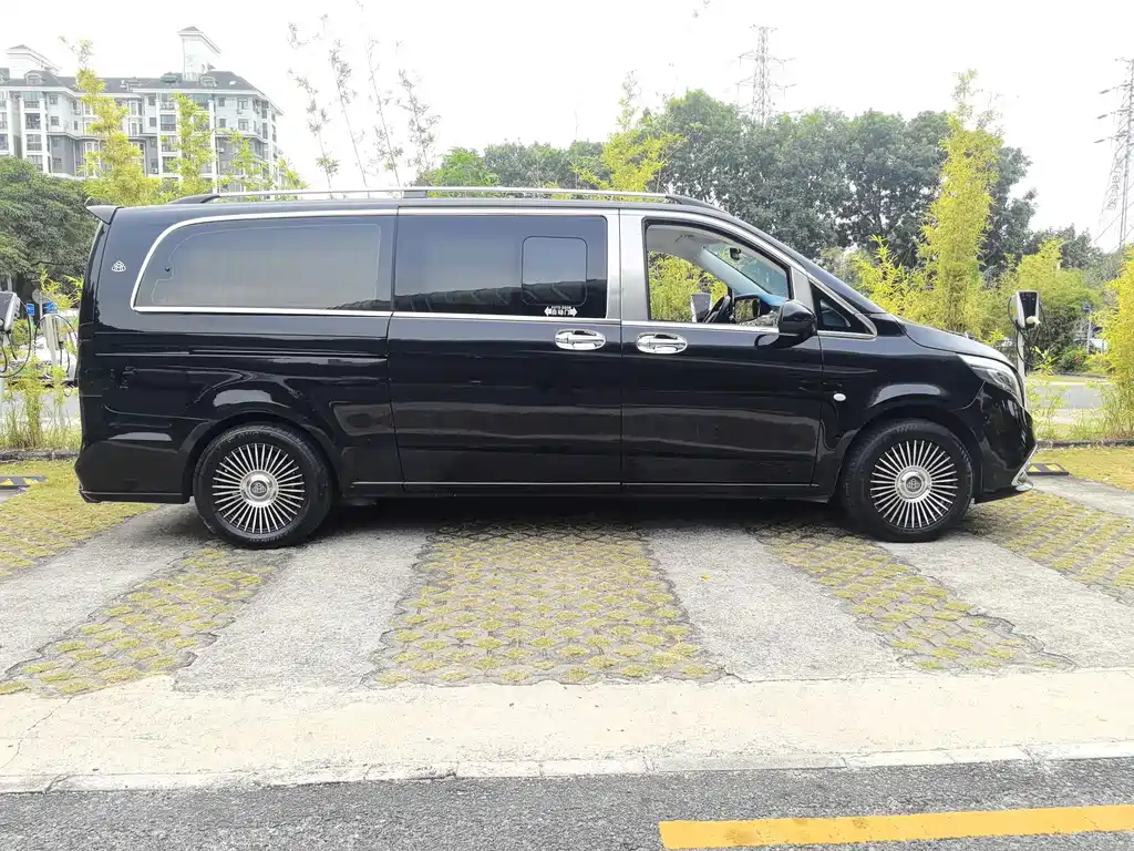 Mercedes-Benz Vito 2022 — фото 19