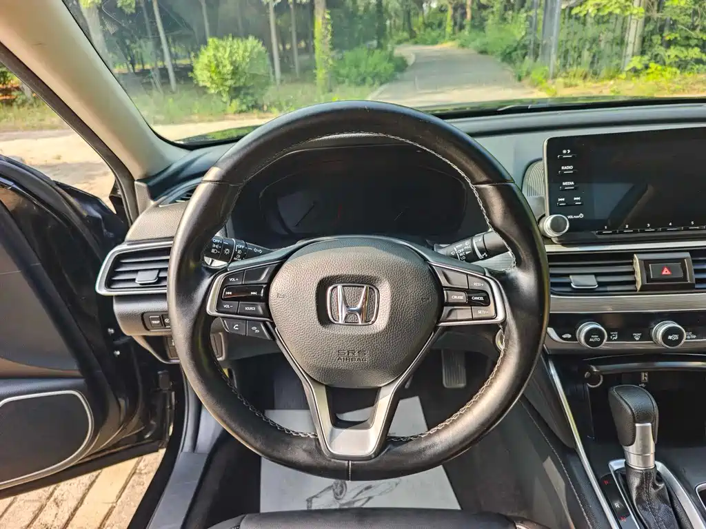 Honda Accord 2021 — фото 13
