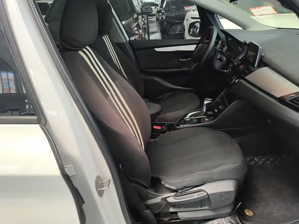 BMW 2 Series Active Tourer 2016 — фото 25