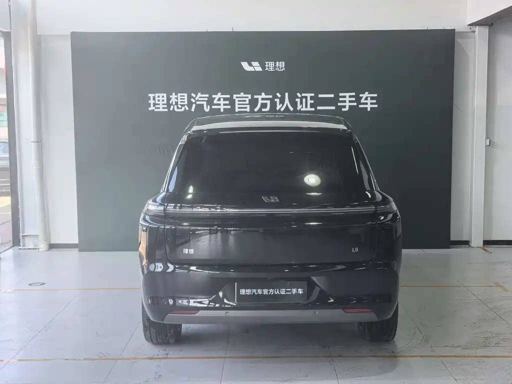 Li Auto Li L8 2025