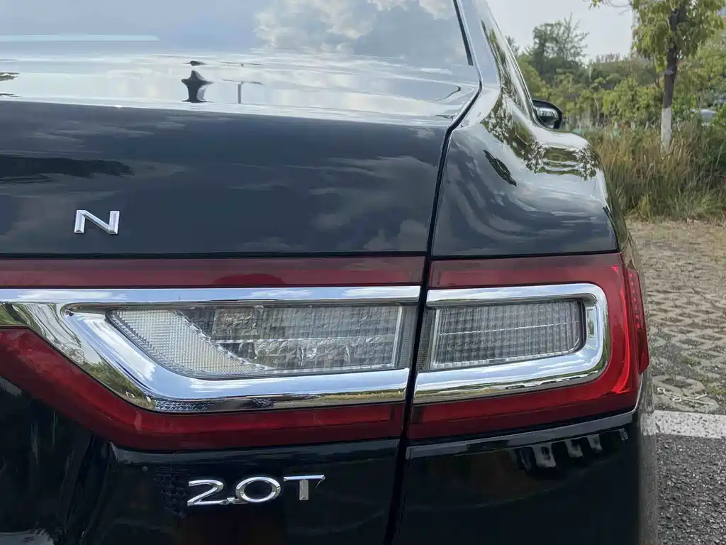 Lincoln Continental 2019 — фото 15