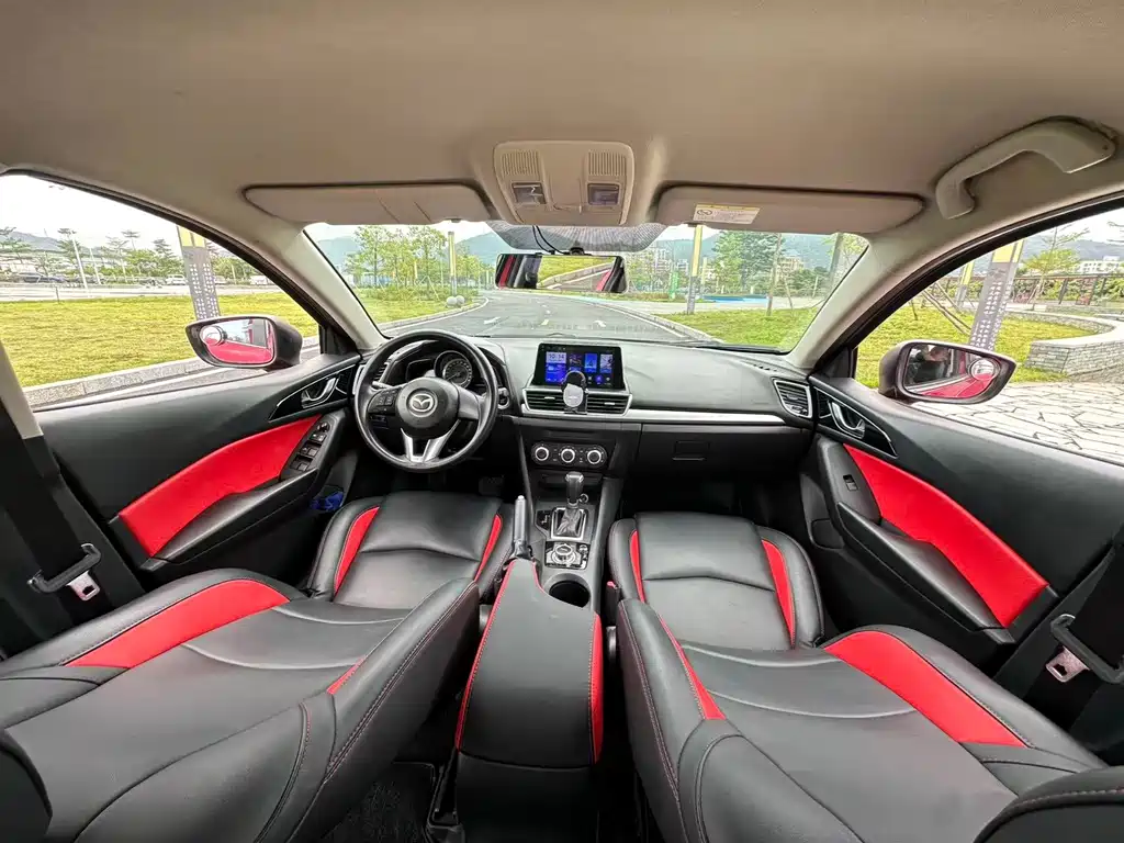 Mazda 3 Axela 2016 — фото 24