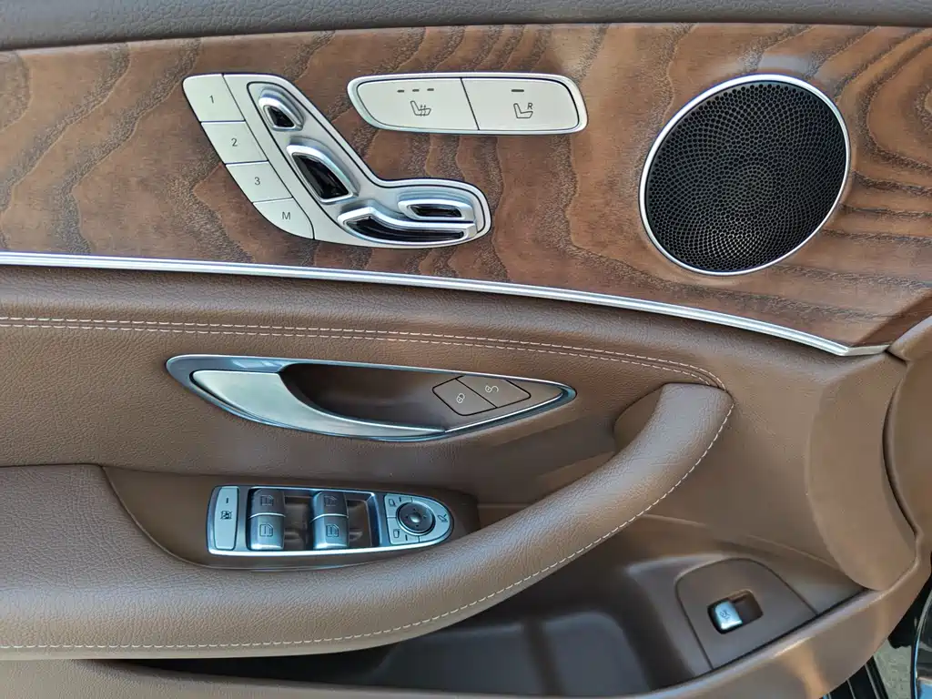 Mercedes-Benz E-Class 2023 — фото 22