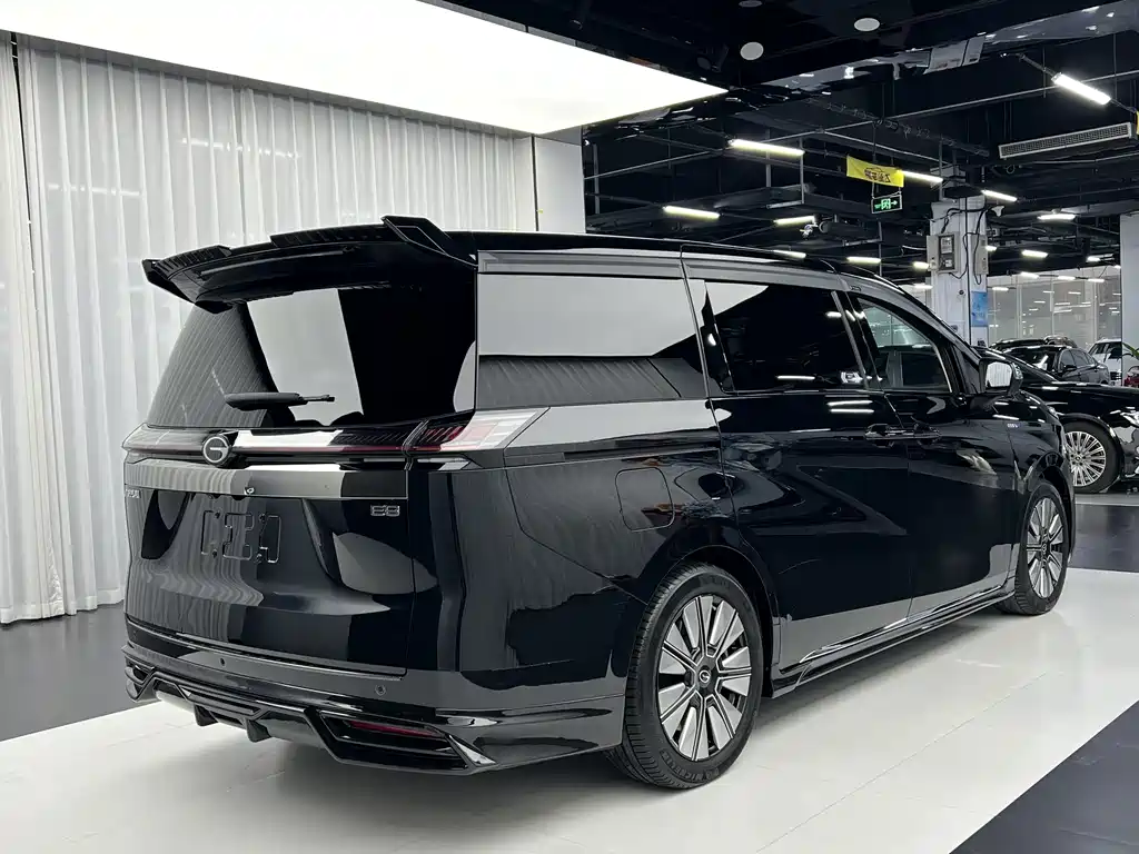 GAC Trumpchi E8 PHEV 2024 — фото 9