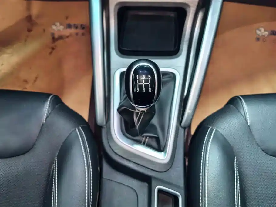 Geely Vision X3 2019 — фото 16
