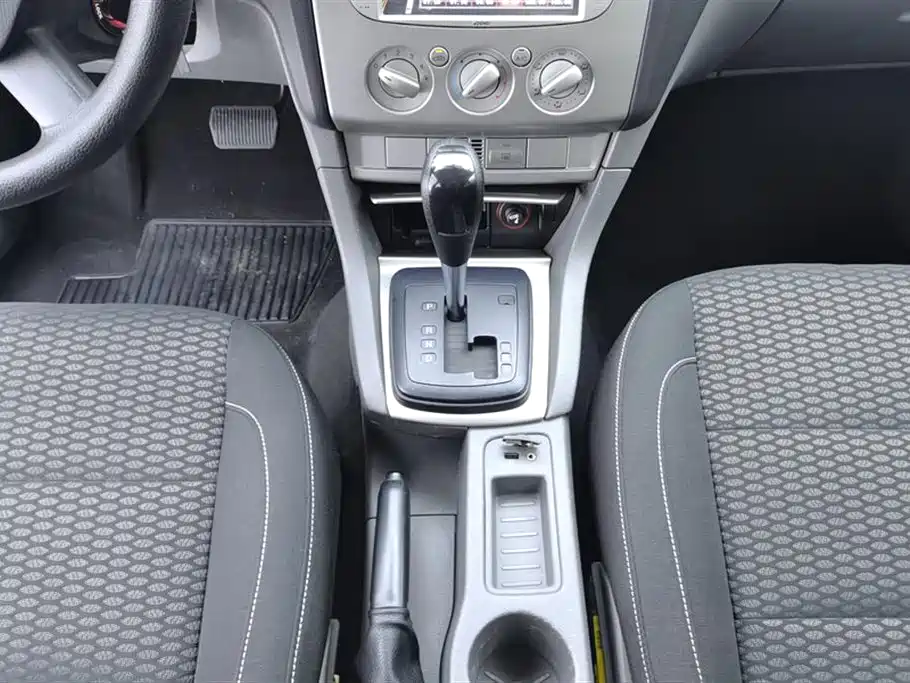 Ford Focus 2013 — фото 16
