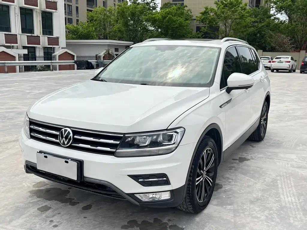 Volkswagen Tiguan L 2021 — фото 1