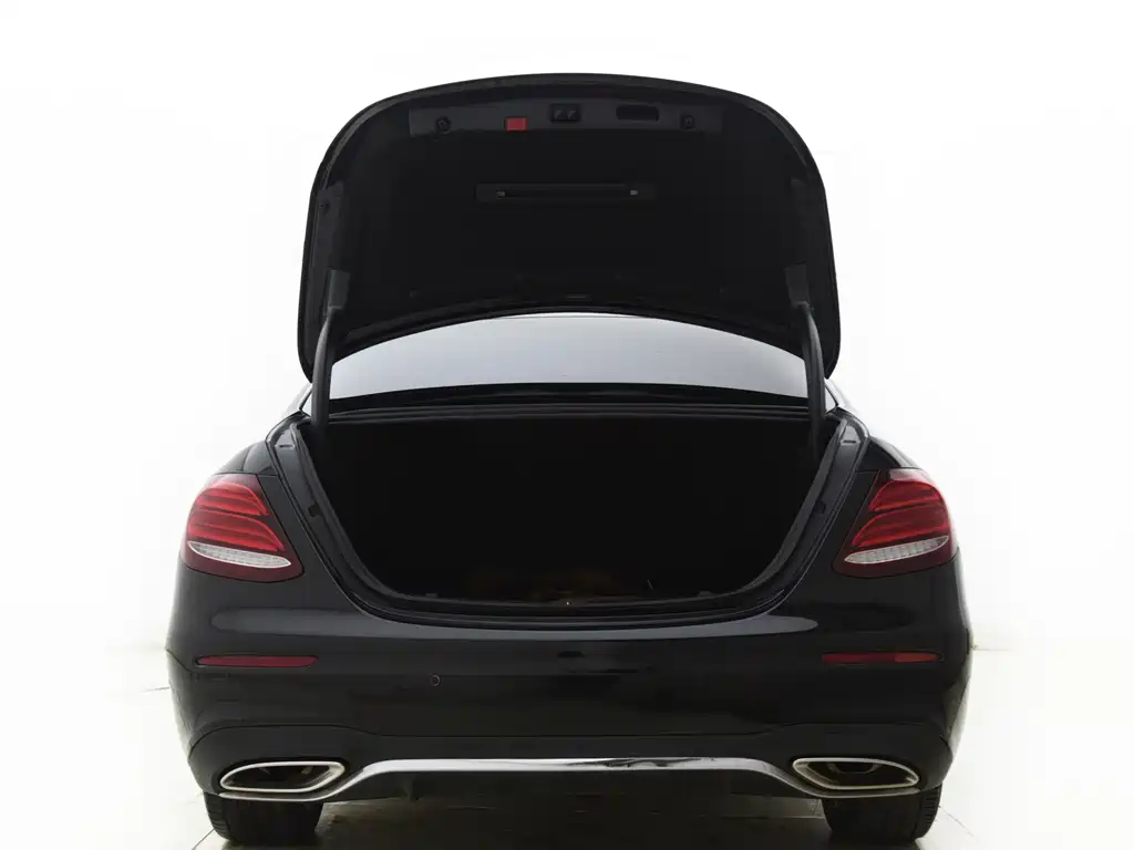 Mercedes-Benz E-Class 2020 — фото 15