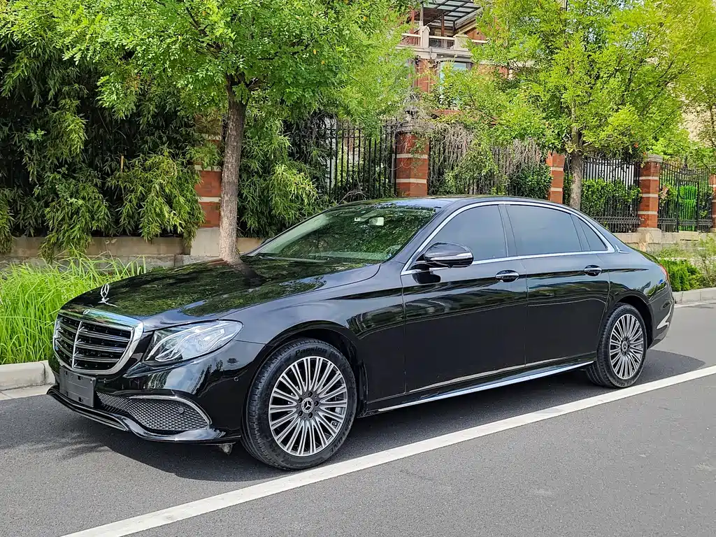 Mercedes-Benz E-Class 2020 — фото 16