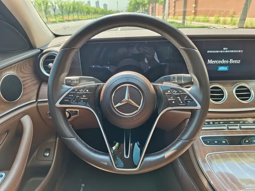 Mercedes-Benz E-Class 2023 — фото 31