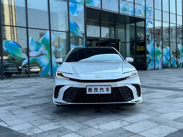 Toyota Camry 2025