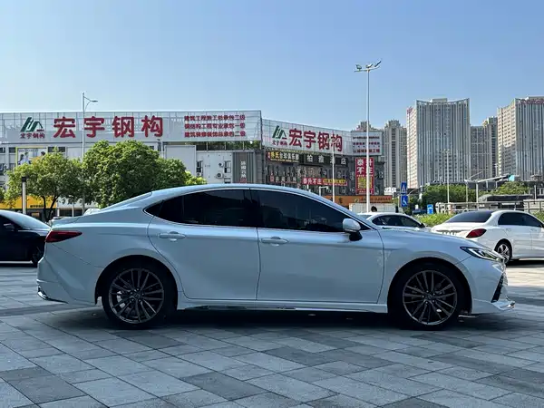 Toyota Camry 2025