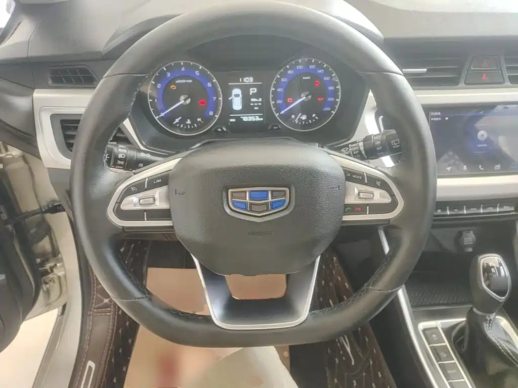 Geely Vision X3 2020 — фото 11