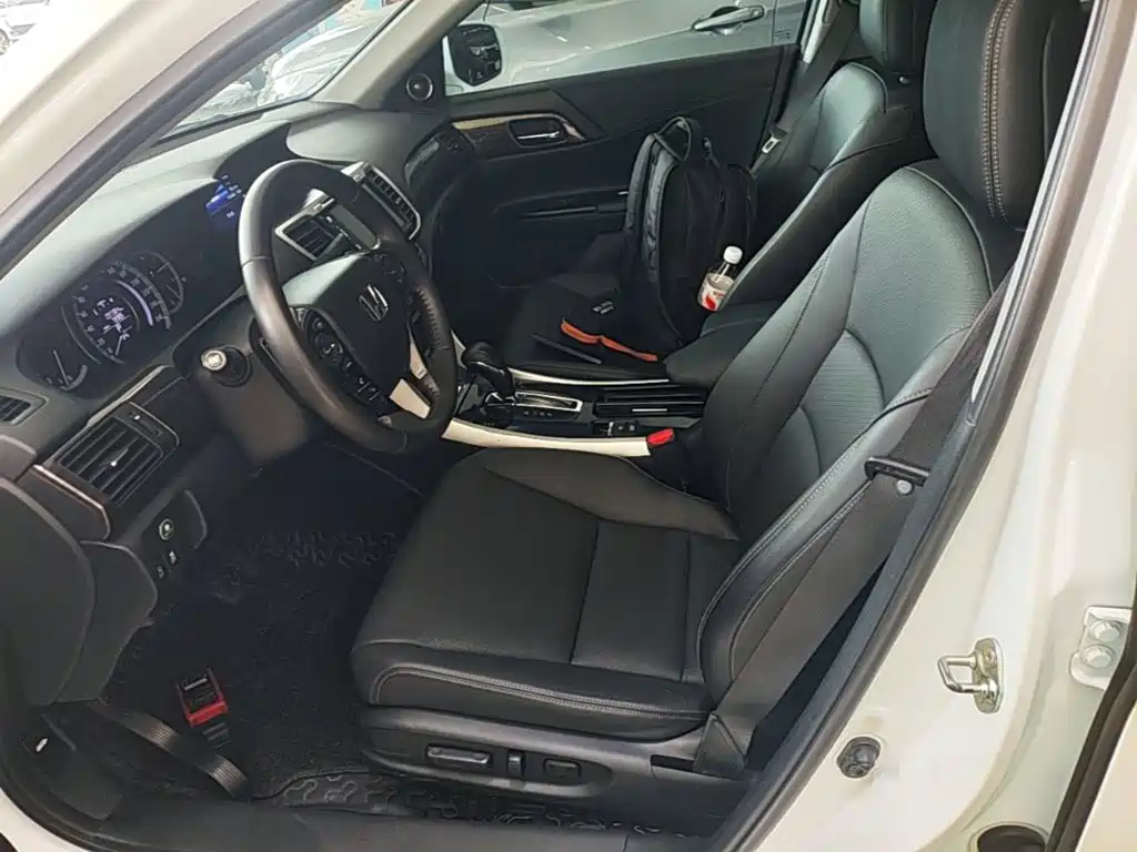 Honda Accord 2017 — фото 15