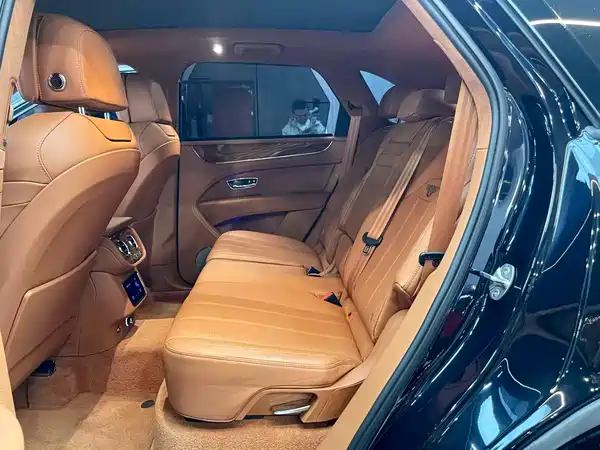 Bentley Bentayga 2021