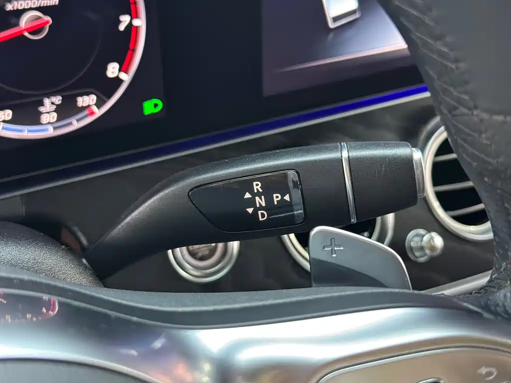 Mercedes-Benz E-Class 2019 — фото 14