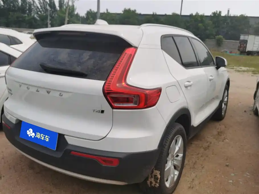 Volvo XC40 2021
