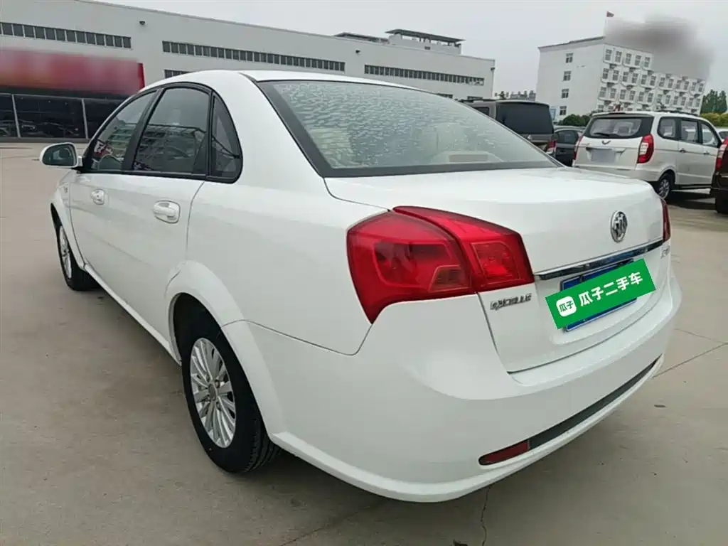 Buick Excelle 2015 — фото 23