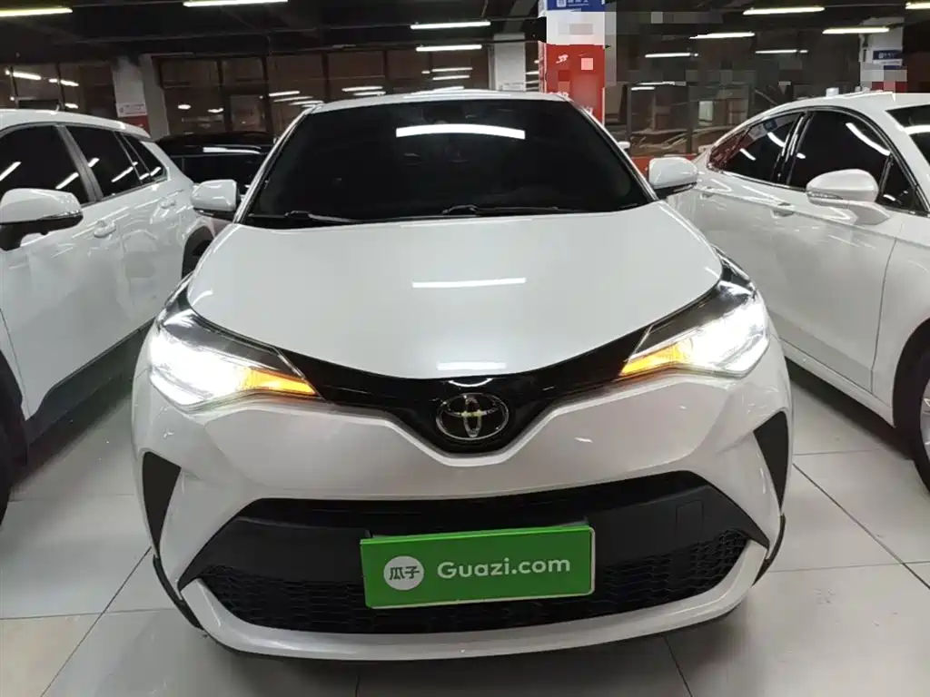 Toyota C-HR 2021 — фото 3