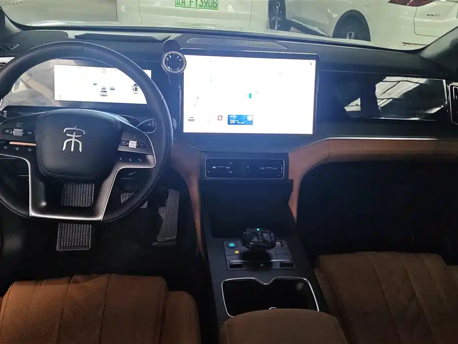 BYD L DM-i 2024 — фото 12