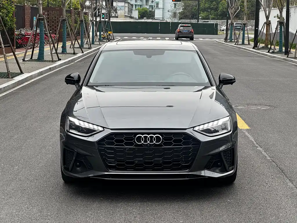 Audi A4L 2022 — фото 3