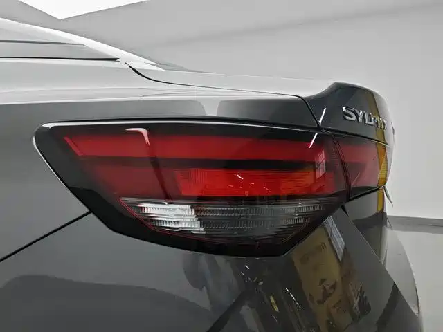 Nissan Sylphy 2022 — фото 16