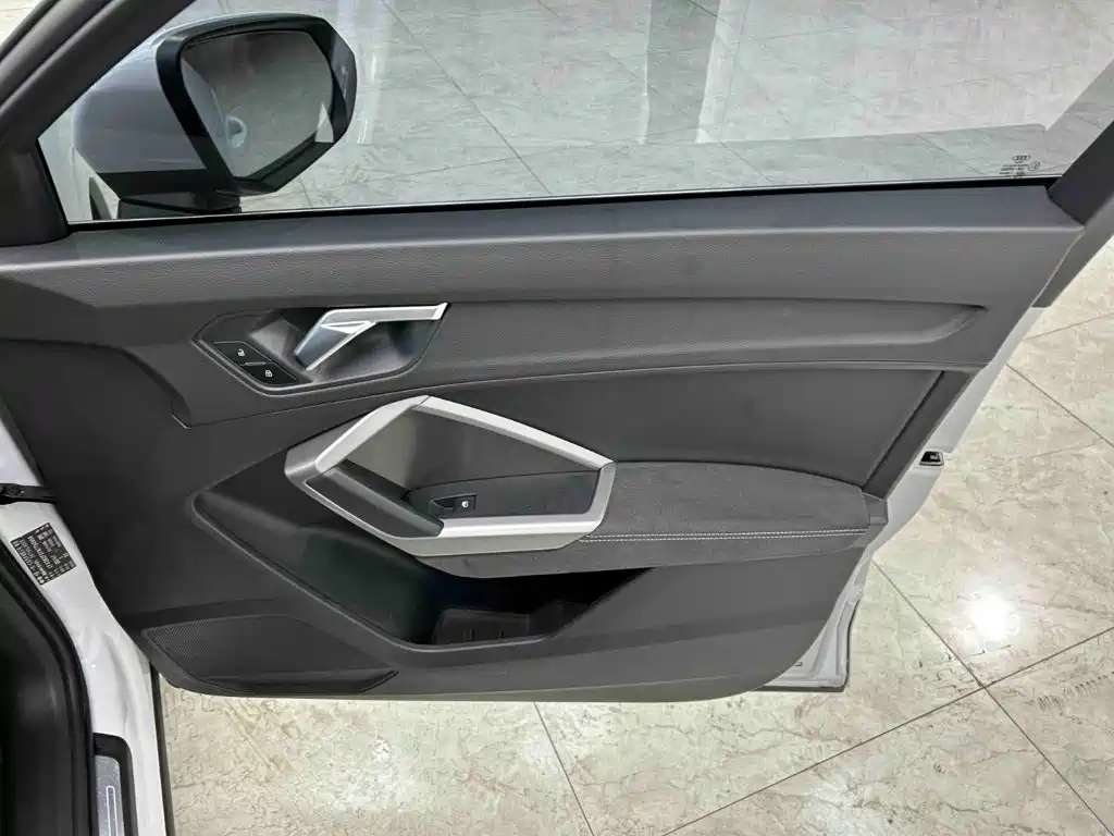 Audi Q3 2023 — фото 12
