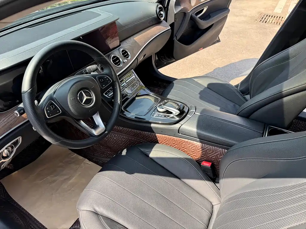 Mercedes-Benz E-Class 2017 — фото 12