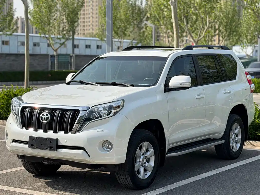 Toyota Prado 2015 — фото 1