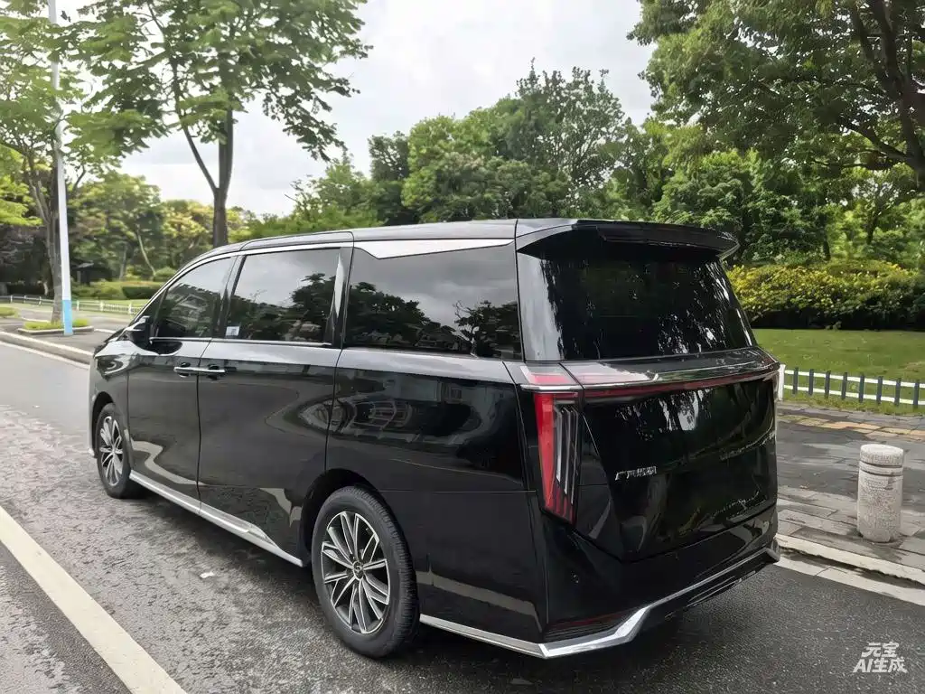 GAC Motor Trumpchi M8 2024 — фото 4