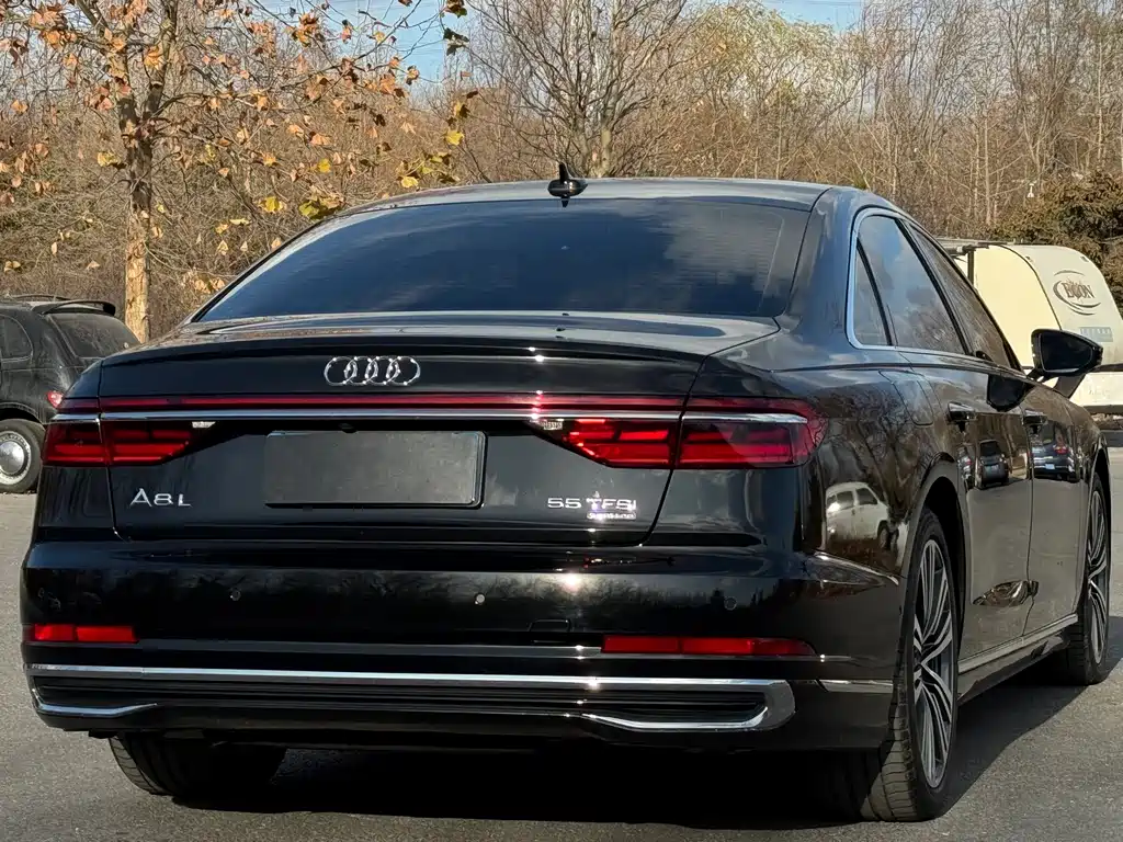 Audi A8 2023 — фото 5