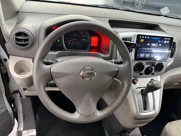 Nissan NV200 2016