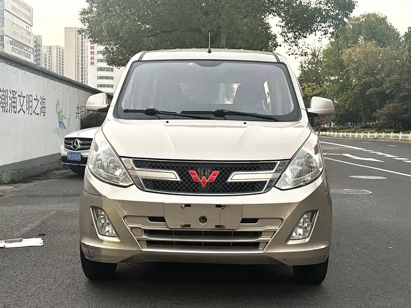 Wuling Rongguang V 2017 — фото 2