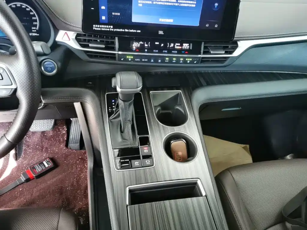 Toyota Sienna 2023 — фото 14