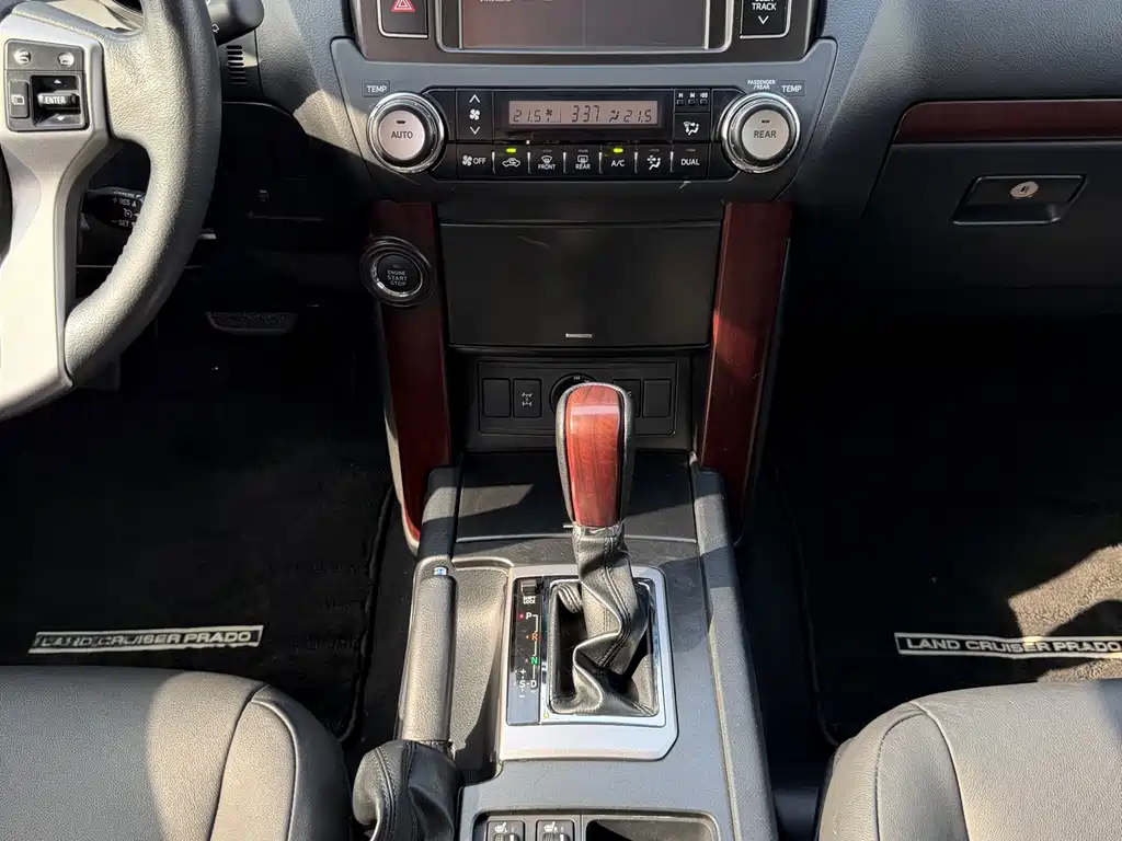 Toyota Prado 2015 — фото 10