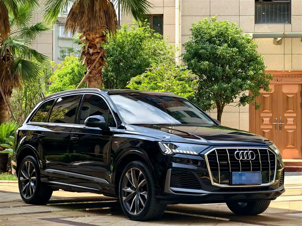 Audi Q7 2023 — фото 3