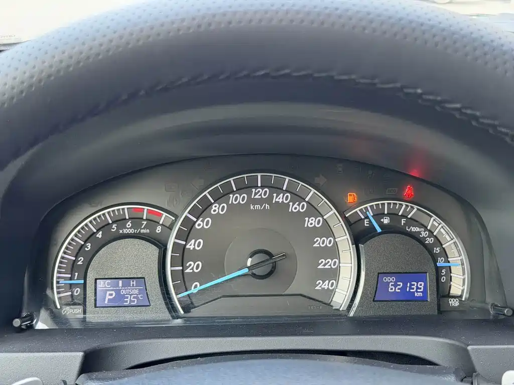 Toyota Camry 2013 — фото 16